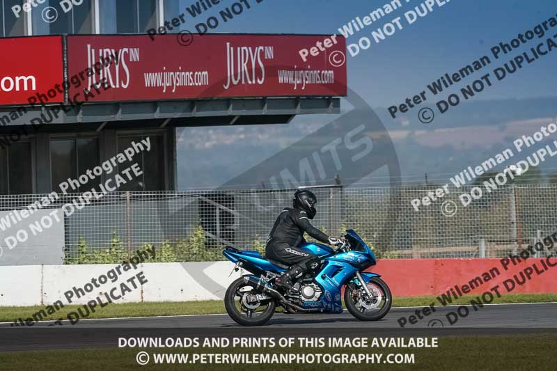 donington no limits trackday;donington park photographs;donington trackday photographs;no limits trackdays;peter wileman photography;trackday digital images;trackday photos